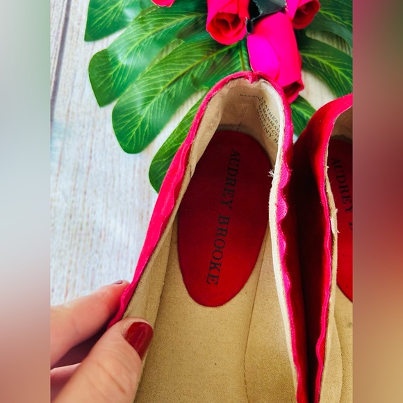 Audrey Brook Winny Suede Flats - Picture 6 of 8